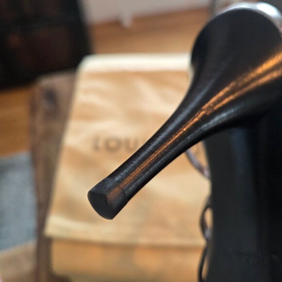 Louis Vuitton strappy sandal AUTHENTIC NEVER WORN 39 - Picture 2 of 16